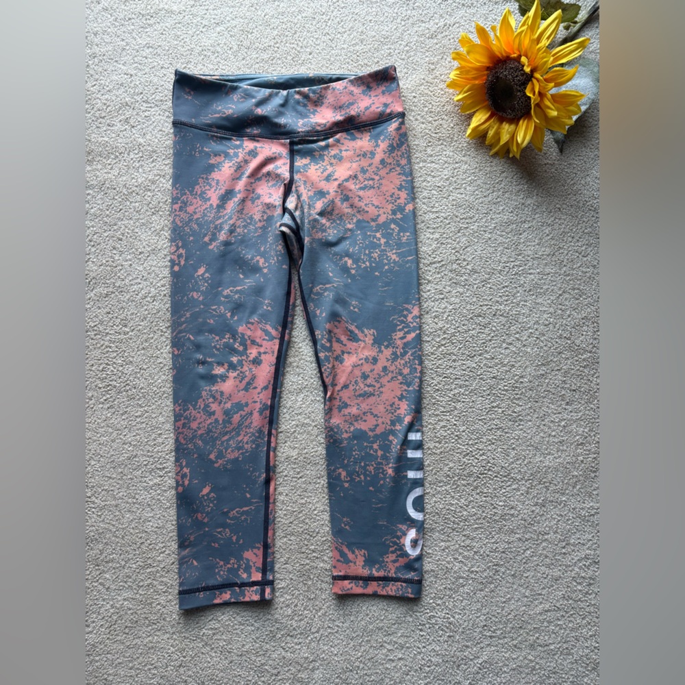 SOULCYCLE Capri / Cropped Athletic Leggings size S
